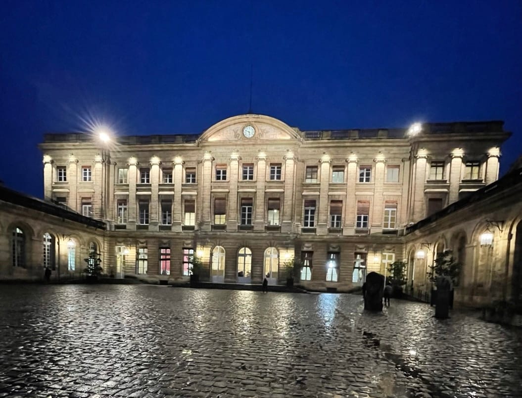 L'hôtel de ville de Bordeaux, en jeu dimanche. 42 % des électeurs y arrivent sans boussole. @Aquimedia