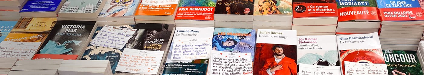 du coté de chez Librairie Mollat : livres coup de coeur posés sur une table