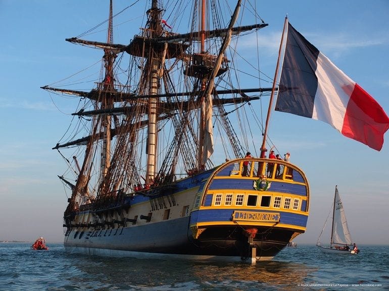 Frégate Hermione et chiffres clés de sa crise financière : 19 millions d’euros de subventions publiques, 11,4 millions de créances déclarées et 2,2 millions recherchés.